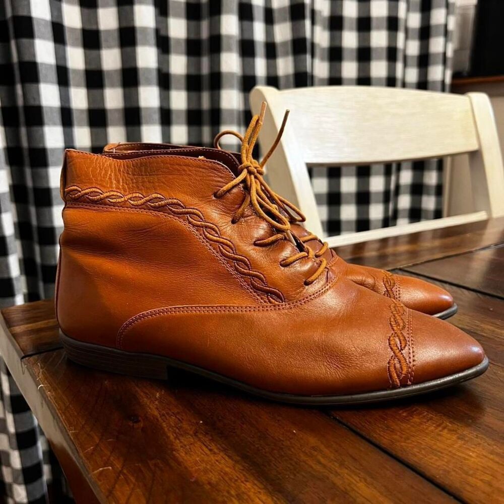 IPanema Women's 7.5 M Leather Boot Made In Brazil Camel Color. Soft‎ Stylish